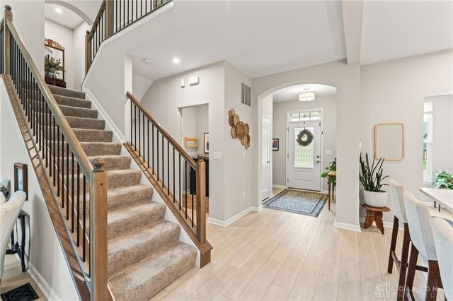 1584 Bur Oak Drive, Bellbrook, OH 45305