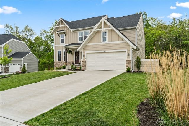 1584 Bur Oak Drive, Bellbrook, OH 45305