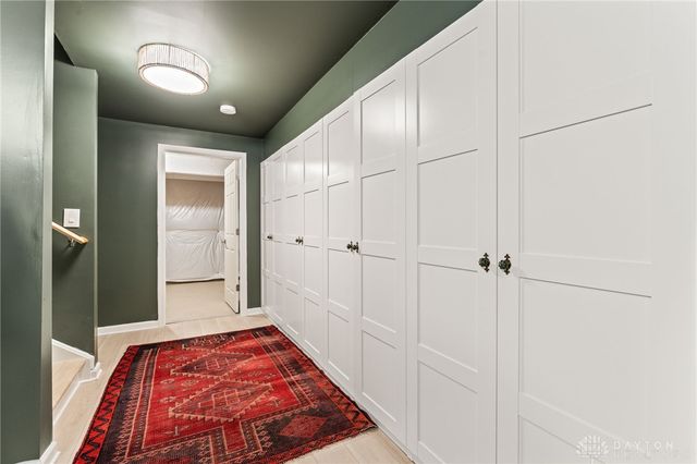 1584 Bur Oak Drive, Bellbrook, OH 45305