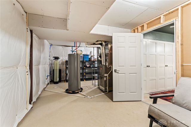 1584 Bur Oak Drive, Bellbrook, OH 45305