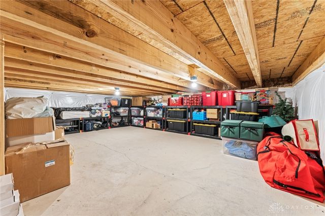 1584 Bur Oak Drive, Bellbrook, OH 45305