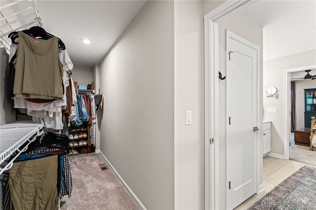 1584 Bur Oak Drive, Bellbrook, OH 45305