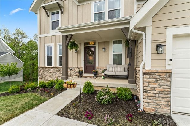 1584 Bur Oak Drive, Bellbrook, OH 45305