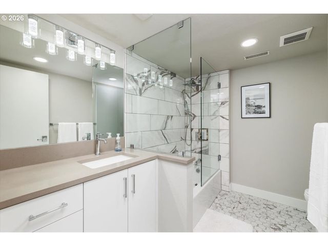 15805 Sw COLONY Dr, Portland, OR 97224