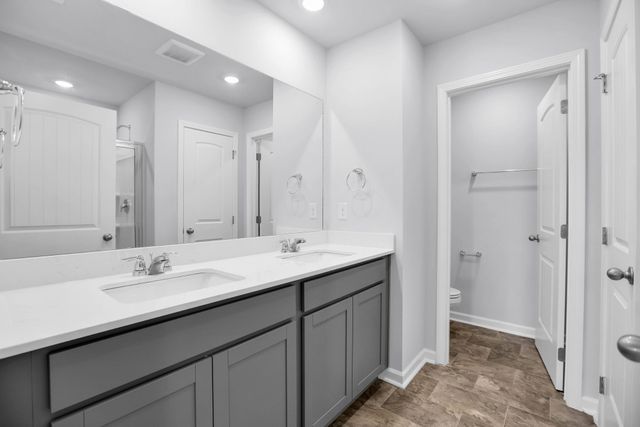 719 Ashbrook Dr, Lebanon, TN 37087