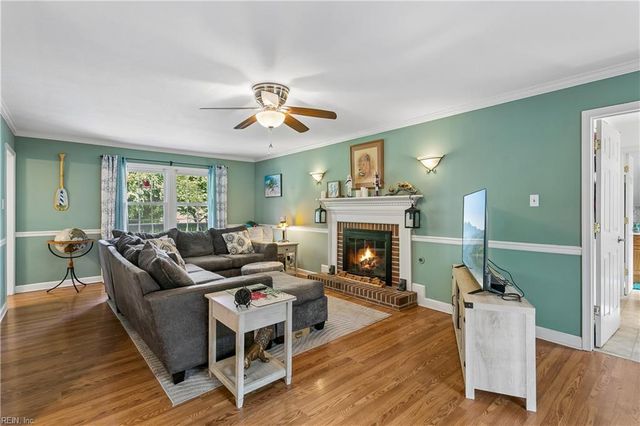 6 Kathy DR, Poquoson, VA 23662