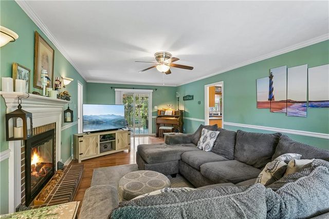6 Kathy DR, Poquoson, VA 23662