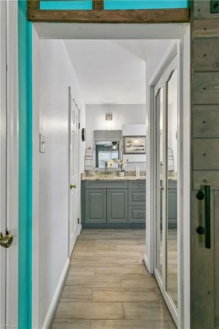 6 Kathy DR, Poquoson, VA 23662