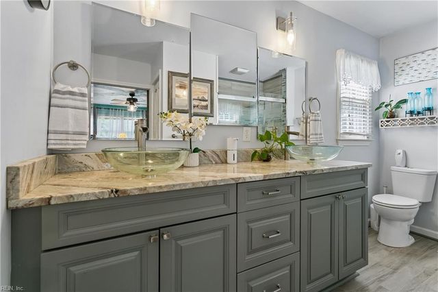 6 Kathy DR, Poquoson, VA 23662