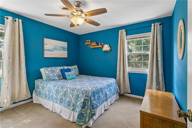 6 Kathy DR, Poquoson, VA 23662