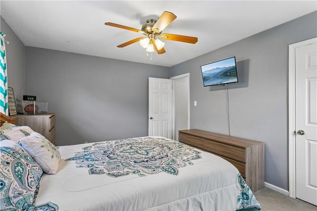 6 Kathy DR, Poquoson, VA 23662