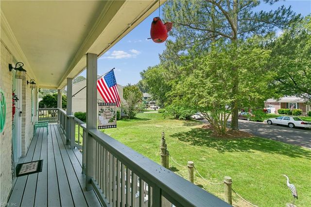 6 Kathy DR, Poquoson, VA 23662