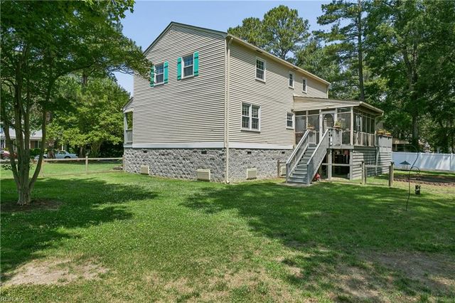 6 Kathy DR, Poquoson, VA 23662
