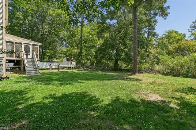 6 Kathy DR, Poquoson, VA 23662