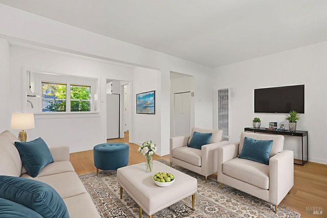 40 Lovejoy Way, Novato, CA 94949