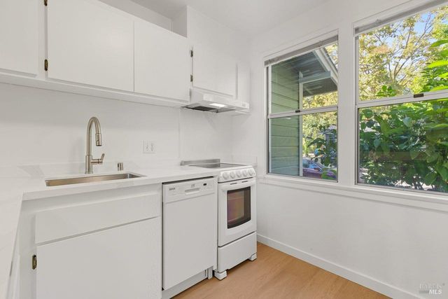 40 Lovejoy Way, Novato, CA 94949