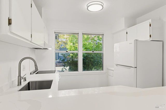 40 Lovejoy Way, Novato, CA 94949