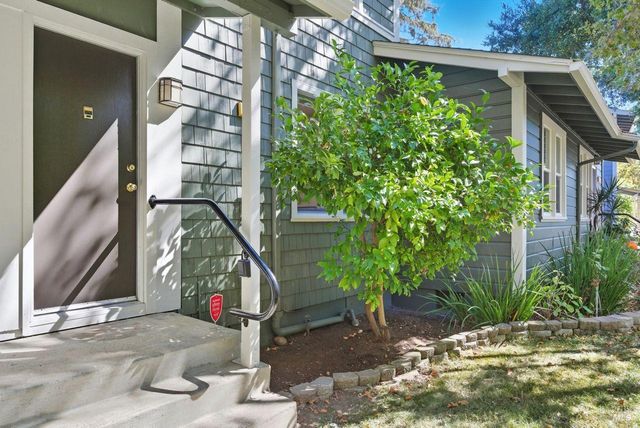 40 Lovejoy Way, Novato, CA 94949