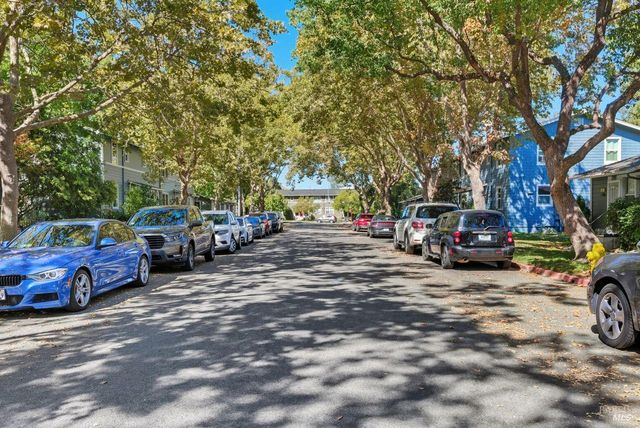 40 Lovejoy Way, Novato, CA 94949