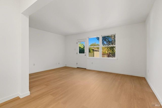 40 Lovejoy Way, Novato, CA 94949