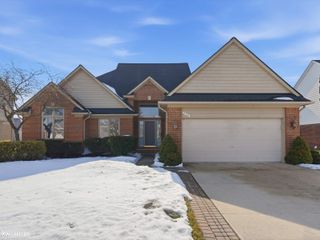 21122 Summerfield Drive, Macomb Twp, MI 48044