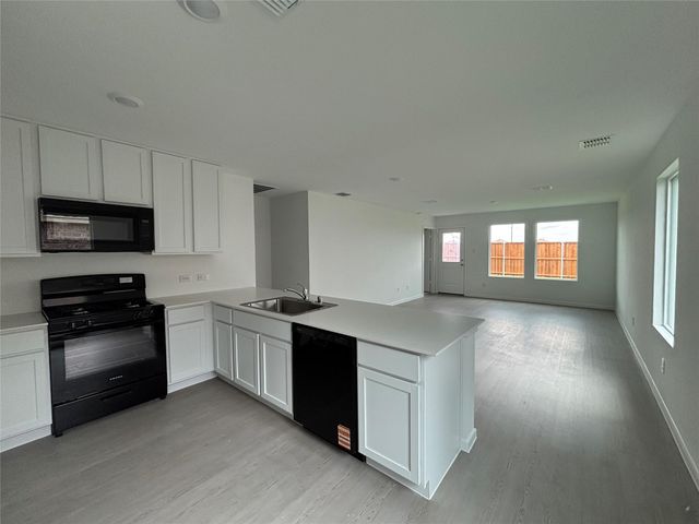 7611 Madrid Manor, Richmond, TX 77469