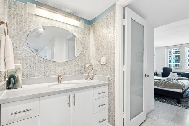 2301 Collins Avenue 1015, Miami Beach, FL 33139