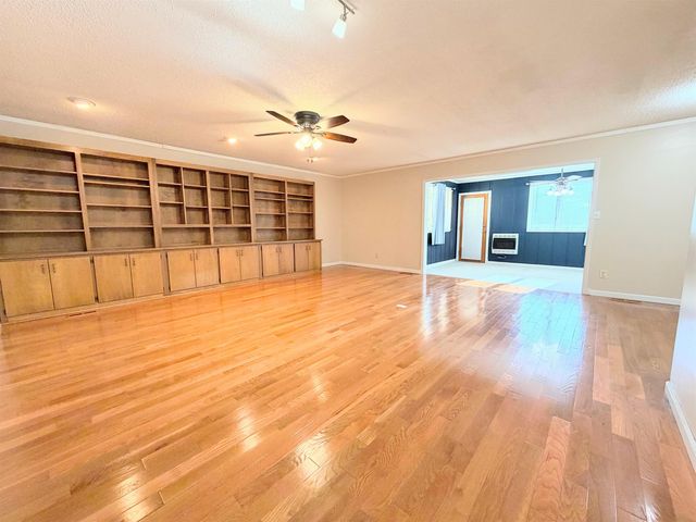 312 Royal Drive, Horseshoe Bend, AR 72512