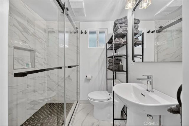218 Venice Way, Venice, CA 90291