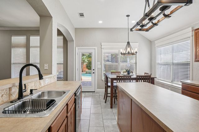 103 Falls Court, Red Oak, TX 75154