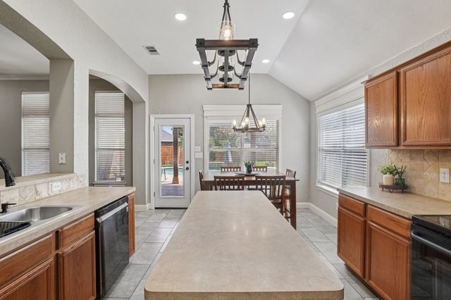 103 Falls Court, Red Oak, TX 75154