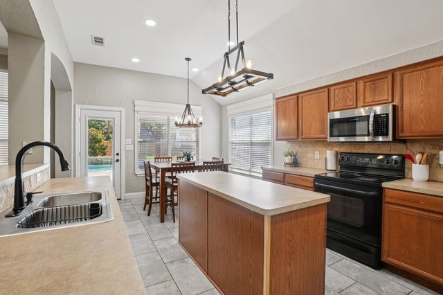 103 Falls Court, Red Oak, TX 75154