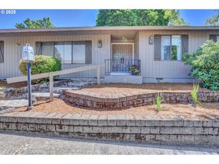 1730 Se PALOMA Ave, Gresham, OR 97080