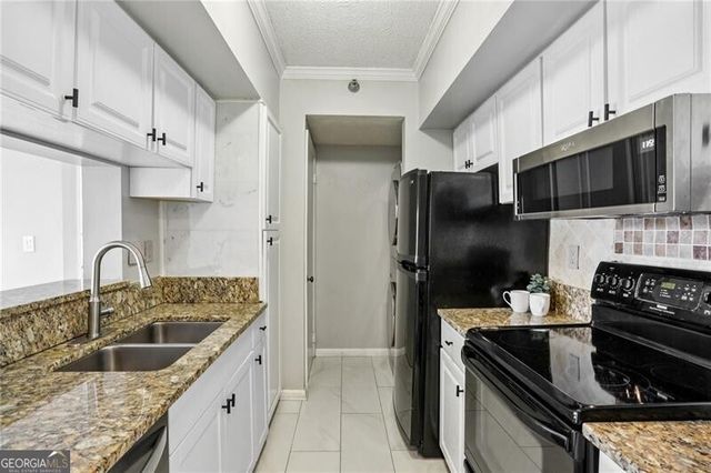 1 Biscayne Drive NW PH6, Atlanta, GA 30309