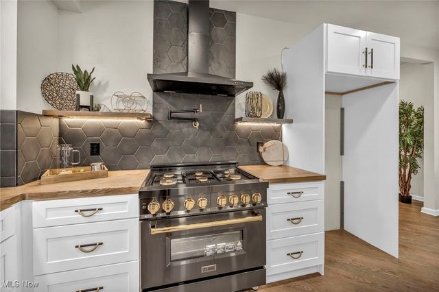 1423 Kenilworth Avenue, Cleveland, OH 44113