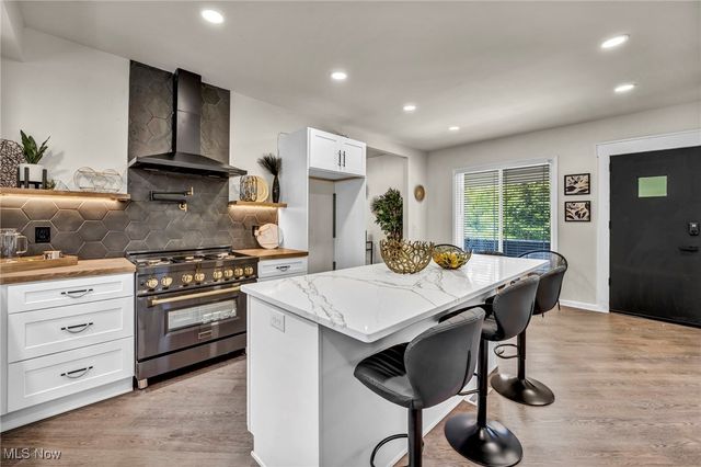 1423 Kenilworth Avenue, Cleveland, OH 44113