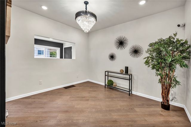 1423 Kenilworth Avenue, Cleveland, OH 44113