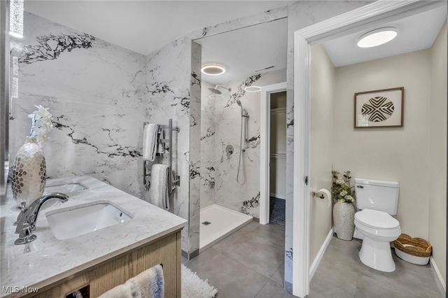 1423 Kenilworth Avenue, Cleveland, OH 44113