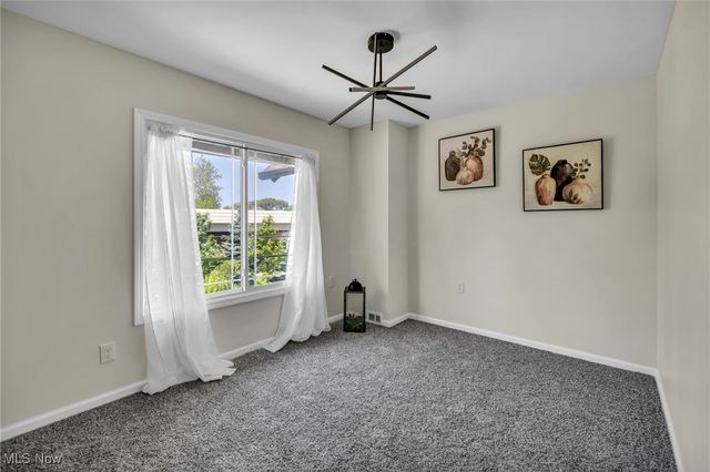 1423 Kenilworth Avenue, Cleveland, OH 44113