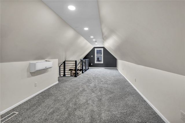 1423 Kenilworth Avenue, Cleveland, OH 44113