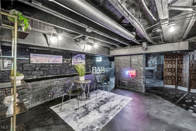 1423 Kenilworth Avenue, Cleveland, OH 44113