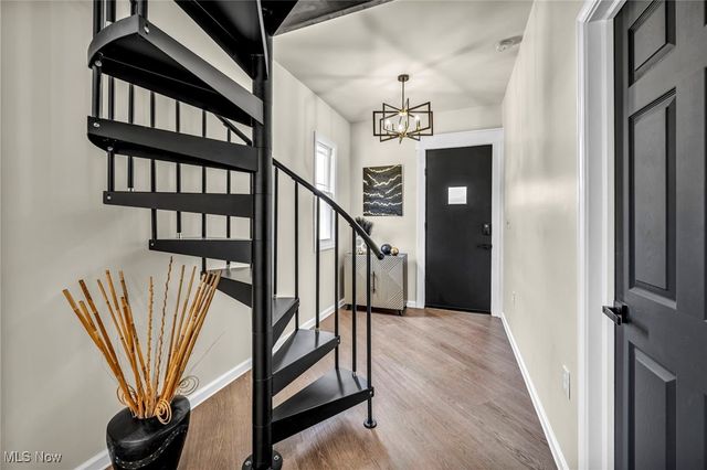 1423 Kenilworth Avenue, Cleveland, OH 44113