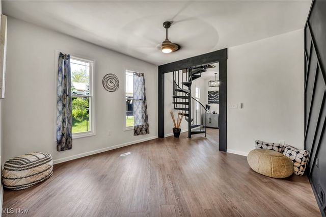 1423 Kenilworth Avenue, Cleveland, OH 44113