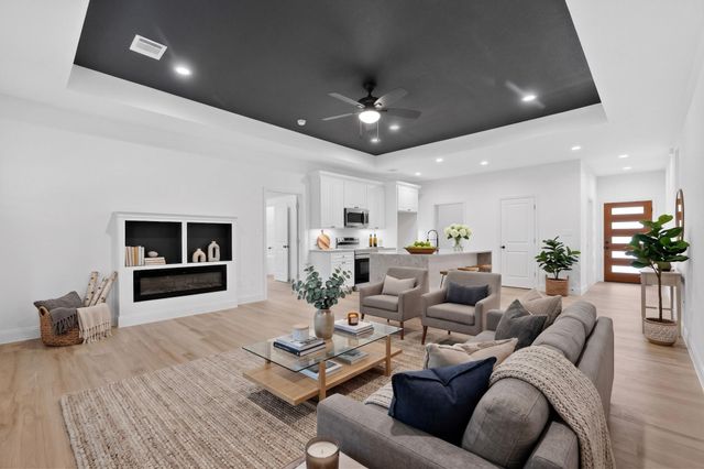 190 Molokini DR, Bastrop, TX 78602
