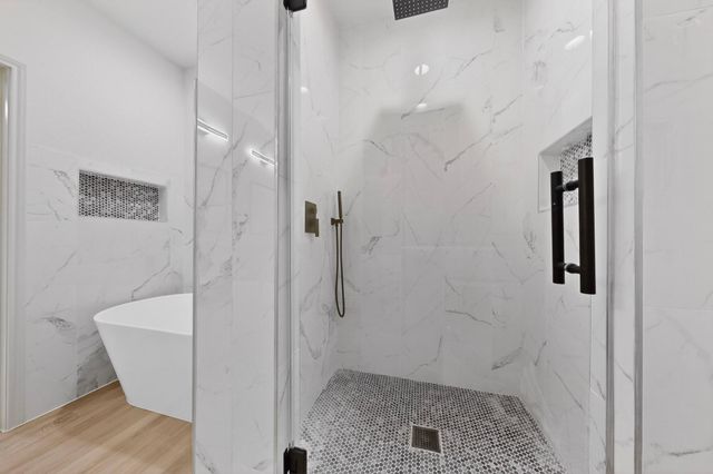 190 Molokini DR, Bastrop, TX 78602