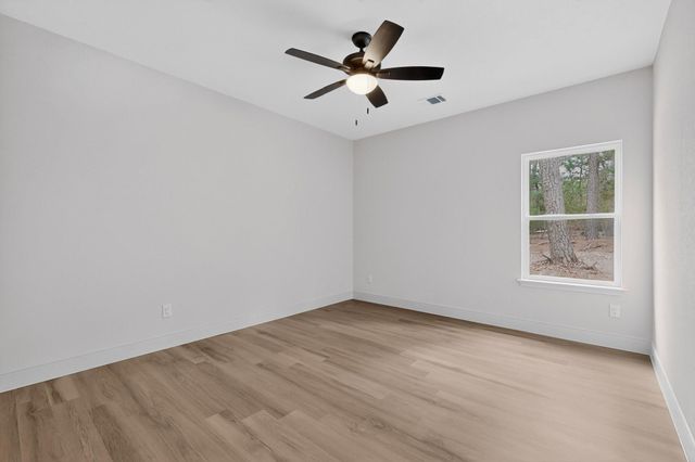 190 Molokini DR, Bastrop, TX 78602