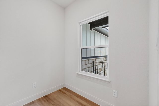 190 Molokini DR, Bastrop, TX 78602