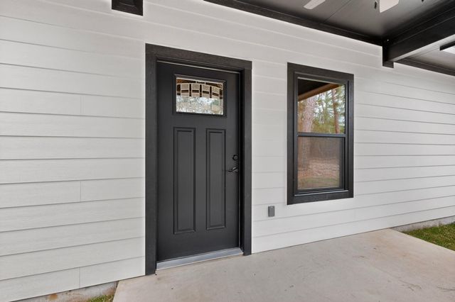 190 Molokini DR, Bastrop, TX 78602