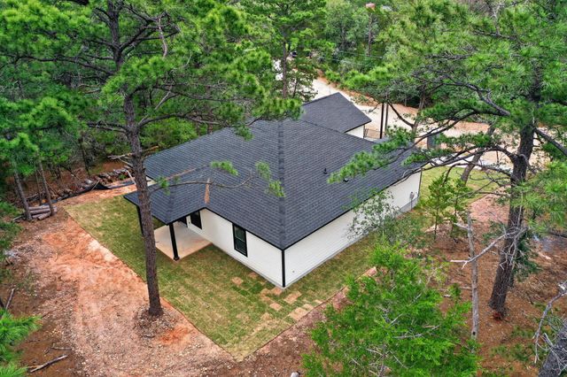 190 Molokini DR, Bastrop, TX 78602