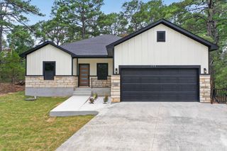190 Molokini DR, Bastrop, TX 78602